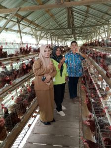 PPL Kecamatan Seruyan Tengah melakukan kunjungan di koperasi Subur Batuah Sejahtera Desa Tumbang Bai