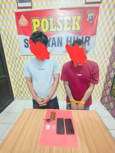 Polres Seruyan Melalui Satresnarkoba mengamankan 2 (Dua) warga Desa Baung Di jalan Letjend S Perman Desa Persil Raya