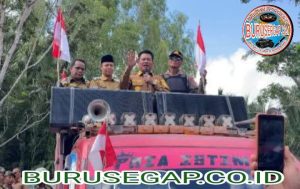 Bupati Seruyan Turun Langsung Temui Warga Desa Sembuluh II Yang Menggelar Demo di Depan Kantor Bupati Seruyan.