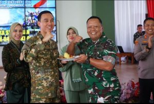 Kenakan Seragam Komcad, Bupati OKI Tunjukan Solidaritas TNI dan Masyarakat
