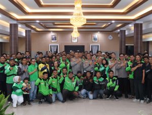 Diskusi Santai Bersama Komunitas Ojol, Kapolda Kalteng Ajak Wujudkan Kamtibmas yang Kondusif di Bumi Tambun Bungai
