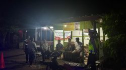 MALAM HARI DI JALAN MULYONO, PAMAPTA III POLRES SERUYAN DIALOG LANGSUNG DENGAN WARGA