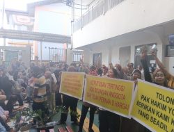 Tuntut Transparansi, Ratusan Anggota Koperasi Sejahtera Bersama “Kepung” PN Sampit Kawal Kasus Jainudin